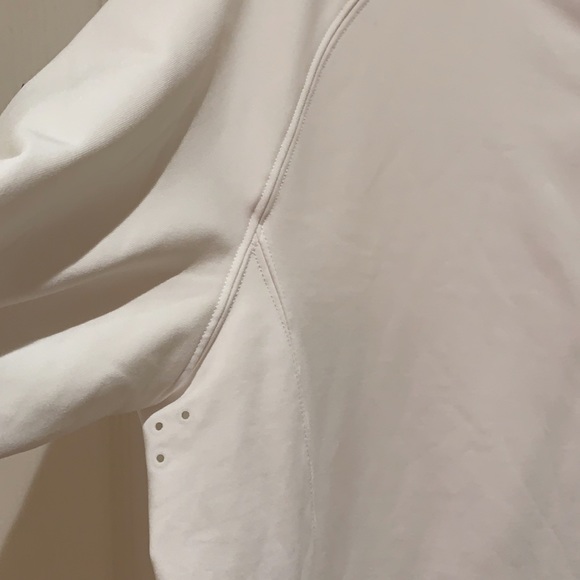 NWOT. Levelwear sweatshirt - Picture 5 of 8